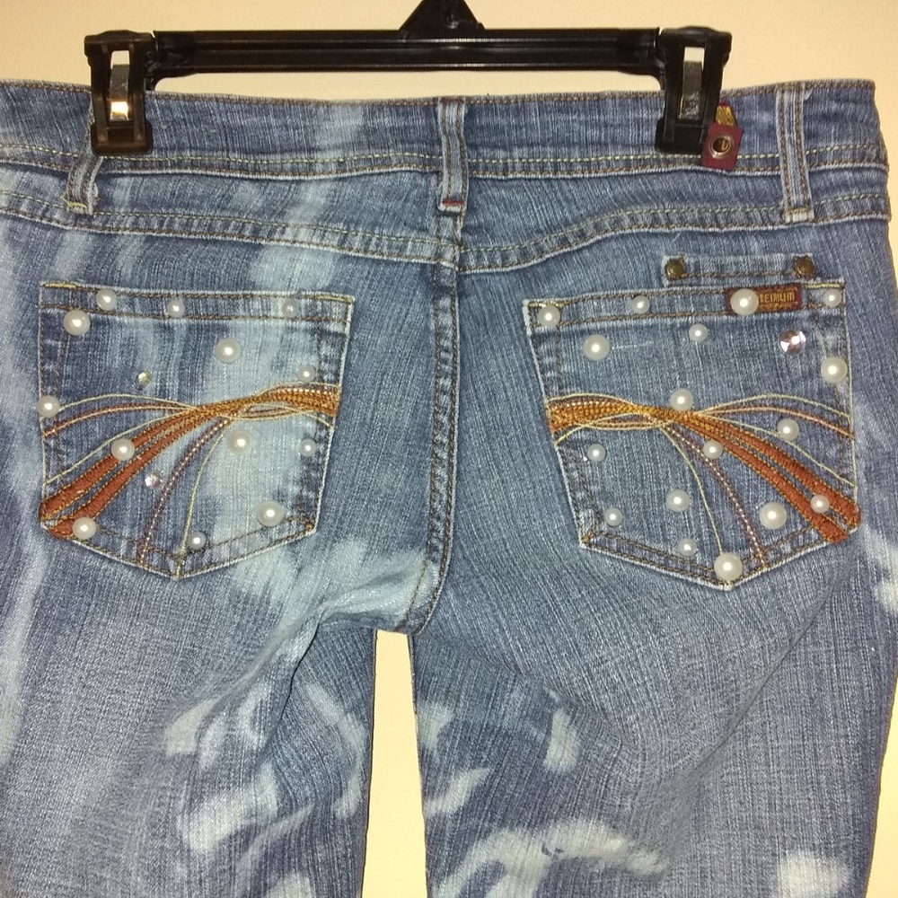 Pearl Jeans - Picture 3 of 4